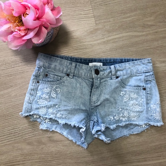 O'Neill Pants - 💜 Oneill light washed embroidered shorts 💜